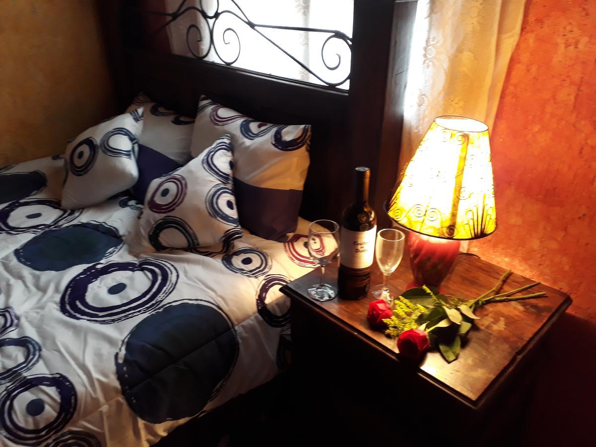 אנטיגואה גואטמלה Hotel La Casita De Roca מראה חיצוני תמונה