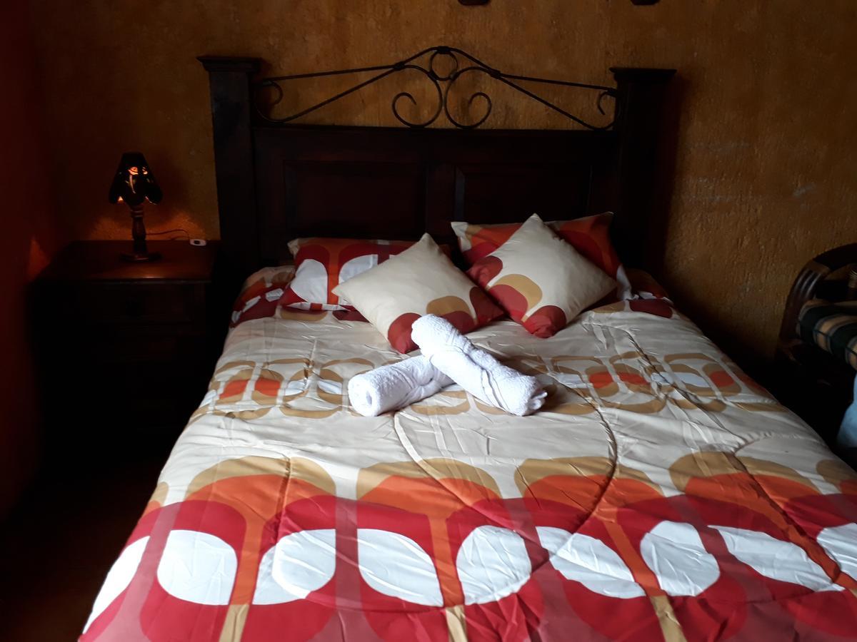 אנטיגואה גואטמלה Hotel La Casita De Roca מראה חיצוני תמונה