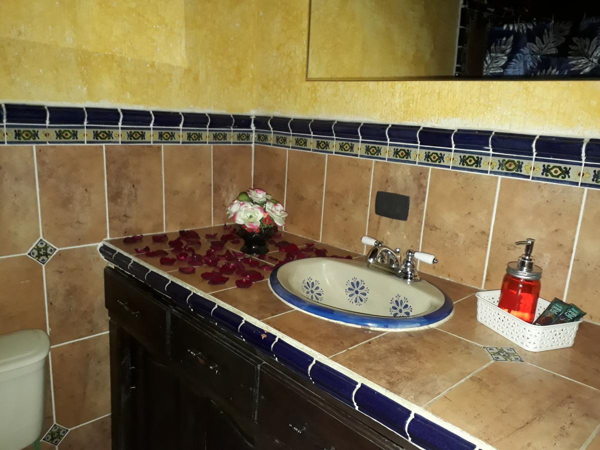 אנטיגואה גואטמלה Hotel La Casita De Roca מראה חיצוני תמונה