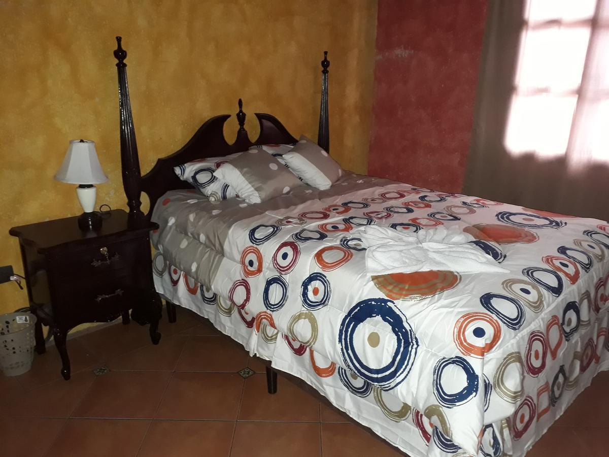 אנטיגואה גואטמלה Hotel La Casita De Roca מראה חיצוני תמונה