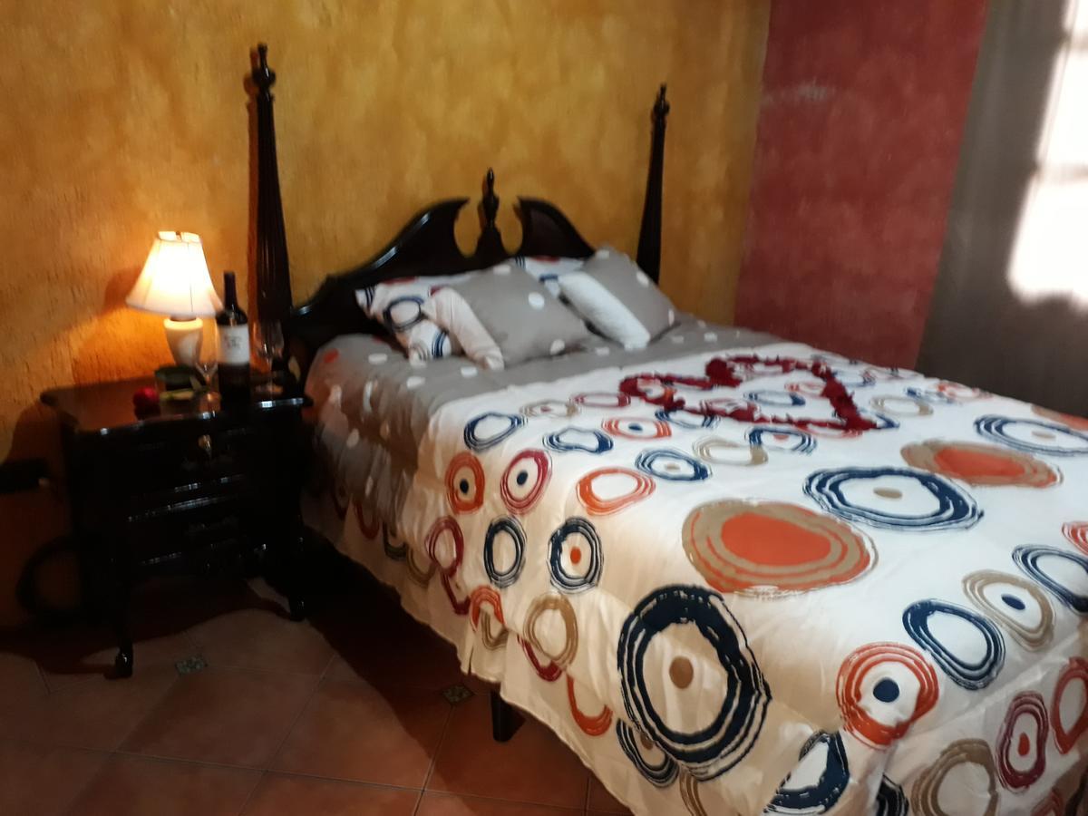 אנטיגואה גואטמלה Hotel La Casita De Roca מראה חיצוני תמונה
