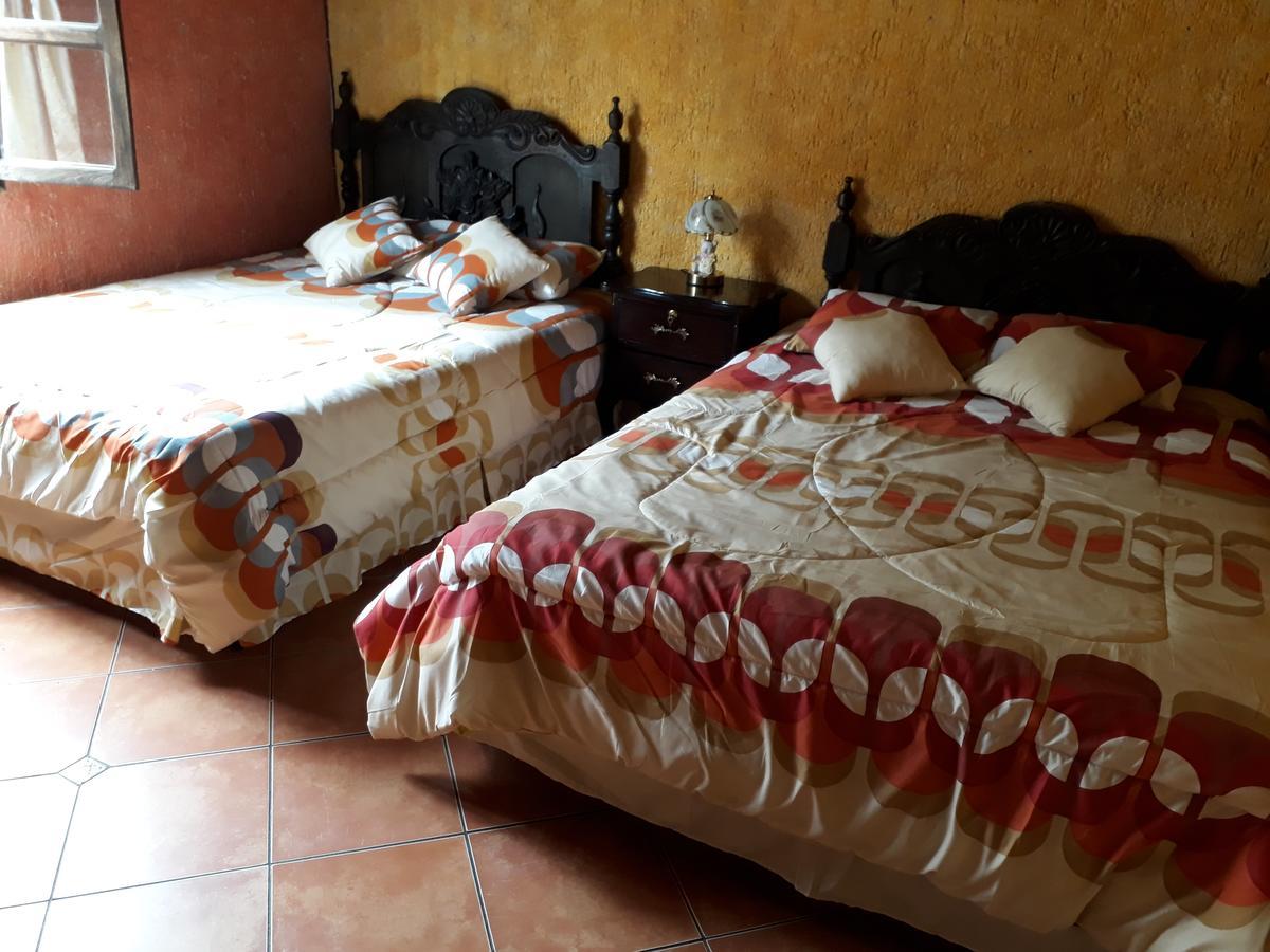 אנטיגואה גואטמלה Hotel La Casita De Roca מראה חיצוני תמונה