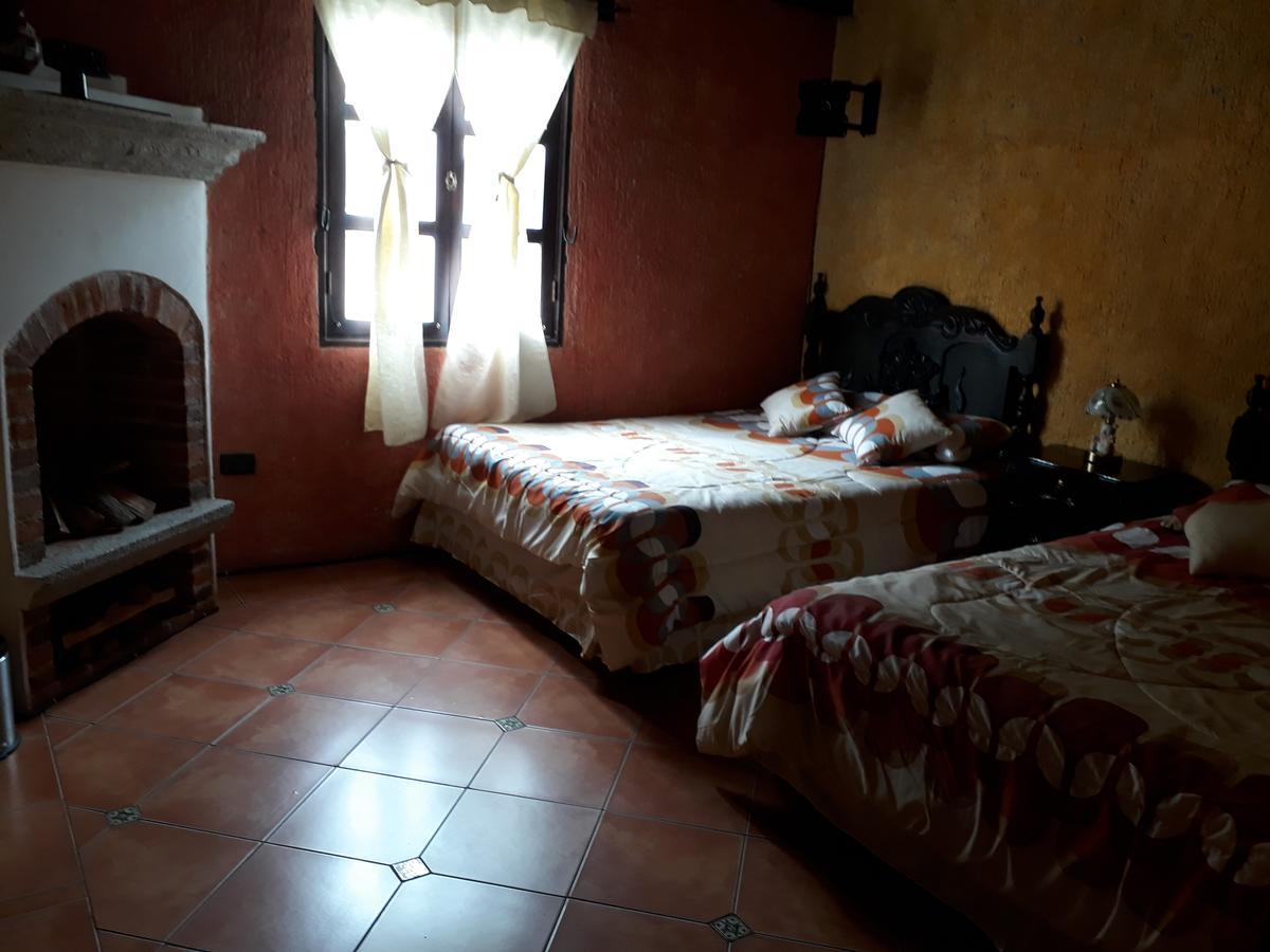 אנטיגואה גואטמלה Hotel La Casita De Roca מראה חיצוני תמונה