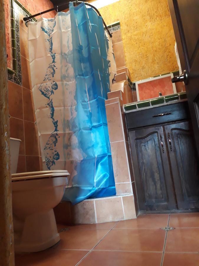 אנטיגואה גואטמלה Hotel La Casita De Roca מראה חיצוני תמונה