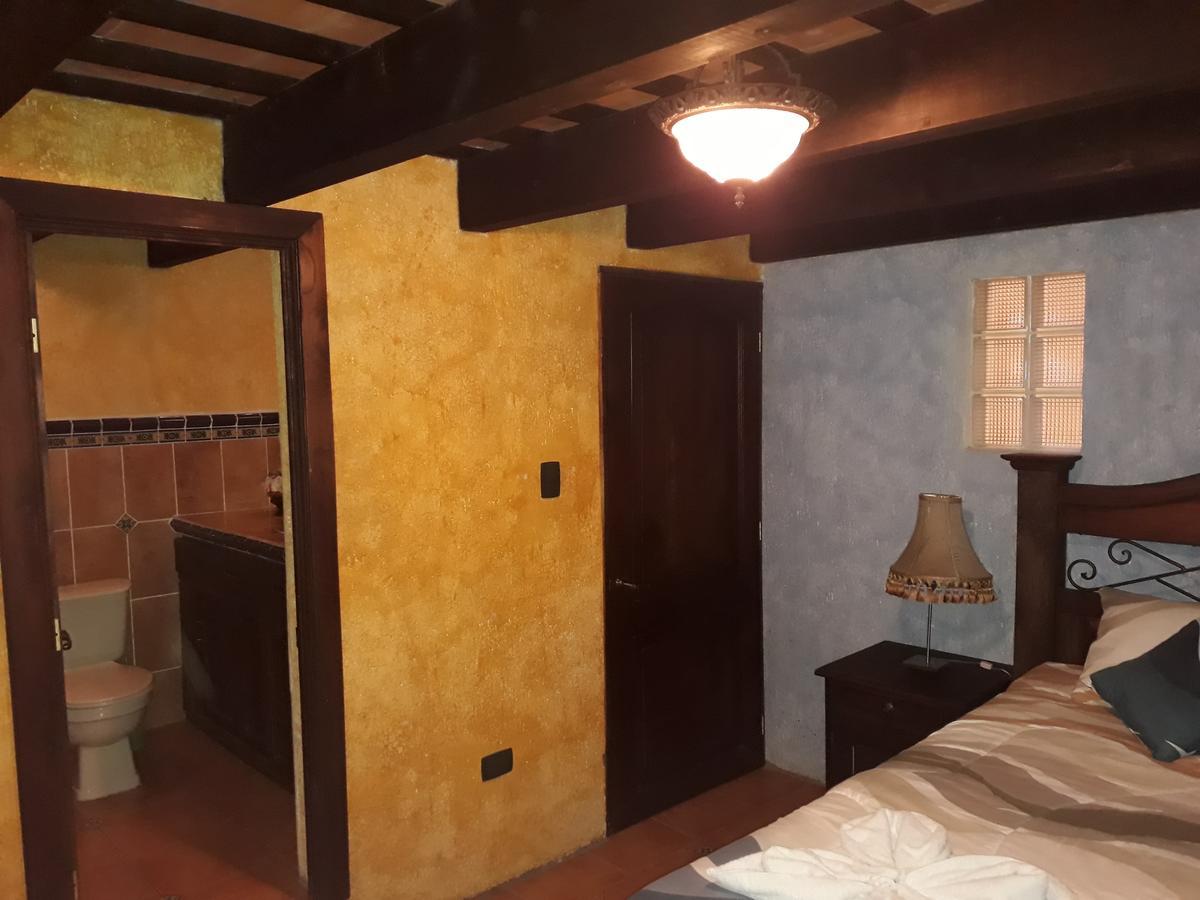 אנטיגואה גואטמלה Hotel La Casita De Roca מראה חיצוני תמונה