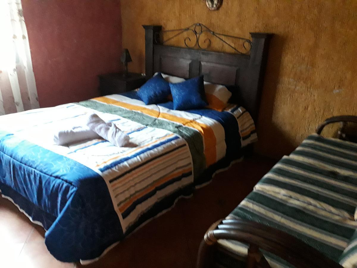 אנטיגואה גואטמלה Hotel La Casita De Roca מראה חיצוני תמונה