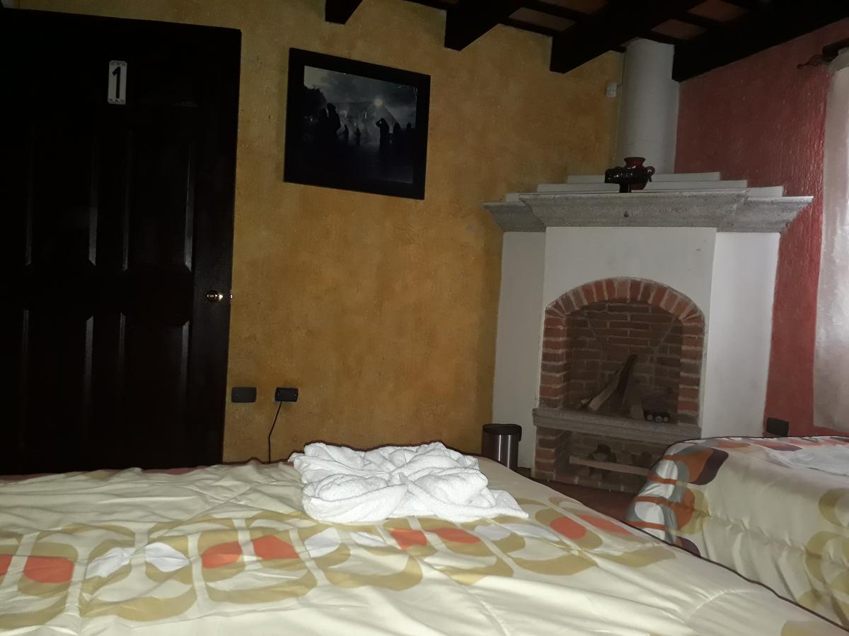 אנטיגואה גואטמלה Hotel La Casita De Roca חדר תמונה